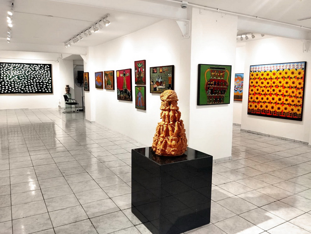 livro catálogo - Antônio Poteiro - 100 Anos - Errol flynn Galeria de Arte 011